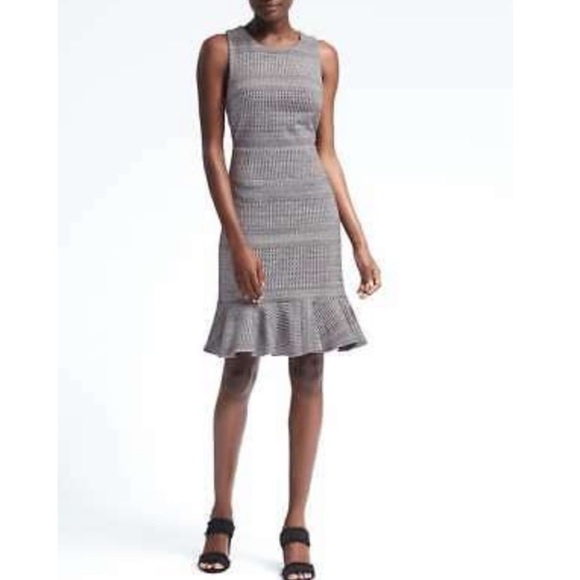 Banana Republic Dresses & Skirts - NWT Banana Republic Fit & Flare Sleeveless Dress